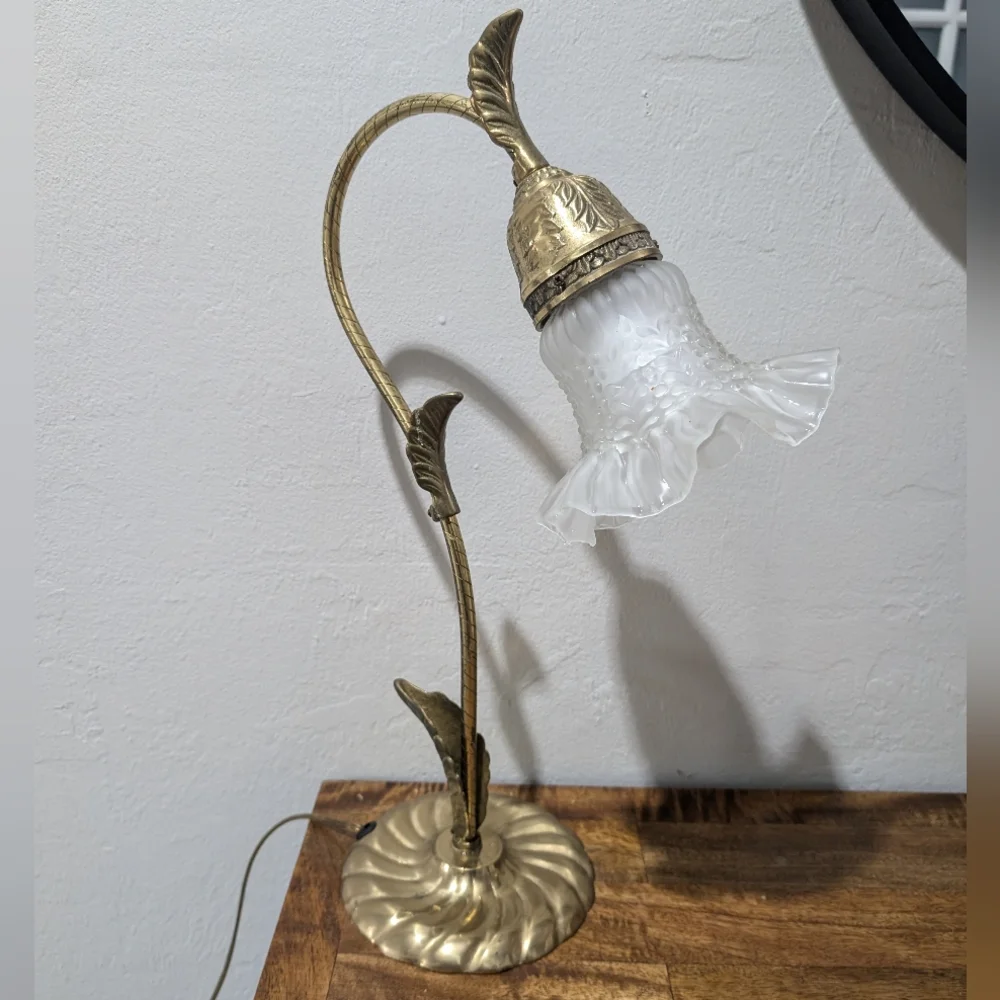 Vtg Brass Desk Boudoir Lamp Art Deco Nouveau Antique REPRO Tulip Lily Pad Gold